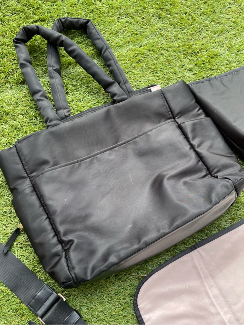 JuJuBe Utility Strap Tote Diaper Bag Black and Paci Pod EUC - Picture 7 of 14